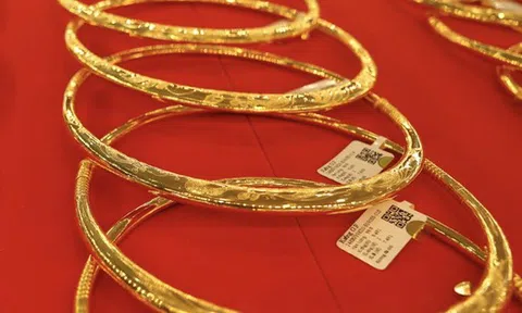 Tối 19-2, giá vàng, bạc đồng loạt tăng mạnh