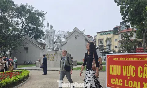 Xử lý loạt bãi xe tự phát quanh hồ Hoàn Kiếm