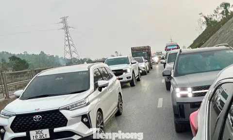 Cao tốc Bắc Nam qua hầm Thần Vũ ùn tắc liên tục