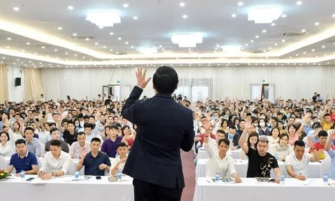 Doanh nghiệp bán khoá học làm giàu báo lãi quý 4 "bốc hơi" hơn 90%, đầu tư chứng khoán tạm lỗ