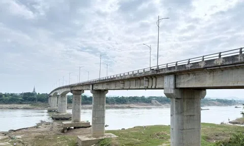 Thủ tướng: Tuyệt đối không để lãng phí, tiêu cực khi xây cầu sông Lô mới