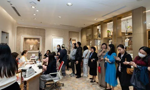 Giá bạc hôm nay 24-2: Một thương hiệu bạc quá tải ngay trong ngày mở bán đầu tiên