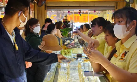 Giá vàng hôm nay 25-2: Vàng thế giới giảm mạnh