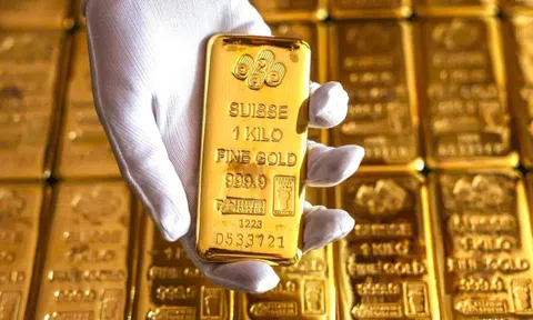 Quỹ vàng lớn nhất thế giới “xả” hàng tấn vàng khi giá lao dốc