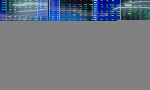 Loạt cổ phiếu bị bán tháo