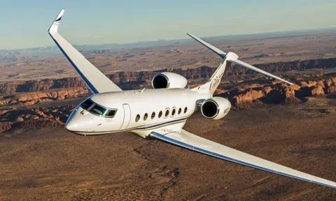 Làn sóng thuê chuyên cơ 'tháo chạy' khỏi Trung Đông, giá nào cũng được