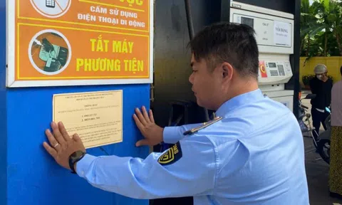 Đà Nẵng: Dán số điện thoại đường dây nóng tại toàn bộ cửa hàng xăng dầu