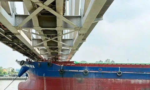 Khởi tố vụ sà lan đâm cầu Ghềnh gây gián đoạn đường sắt Bắc Nam