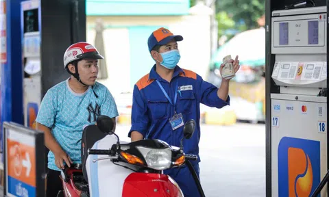 Thêm giải pháp hạ nhiệt giá xăng dầu