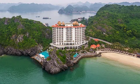 Khách sạn 4-5 sao 'thi nhau' đổi chủ