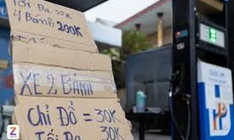 Xử phạt một cây xăng dầu "găm hàng", chỉ bán tối đa 300.000 đồng/lượt