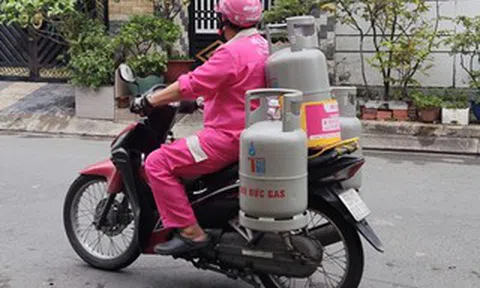 Quán ăn chật vật giữ giá