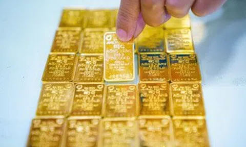 Sáng 16-3, vàng thế giới thủng mốc 5.000 USD/ounce, giá vàng miếng SJC vẫn neo cao