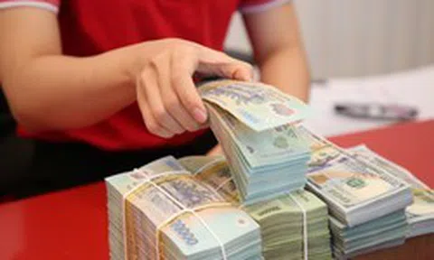 Vì sao các ngân hàng dồn dập tăng lãi suất huy động?