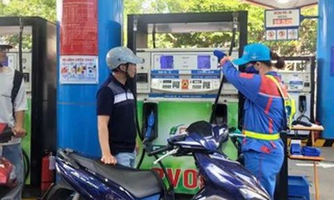 Chính phủ bổ sung 8.000 tỉ đồng cho Quỹ Bình ổn giá xăng dầu