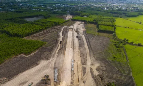 2 con đường nghìn tỷ nối sân bay Long Thành vẫn ì ạch vướng mặt bằng