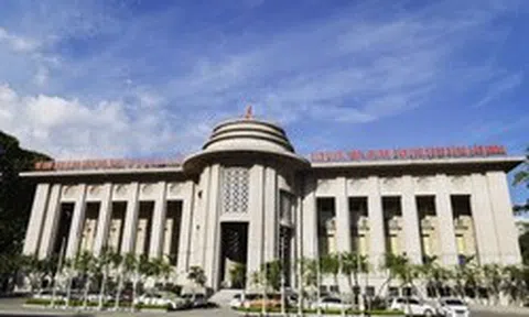 Lãi suất qua đêm tăng vọt lên 12%, Ngân hàng Nhà nước triển khai gói hỗ trợ 90.000 tỷ