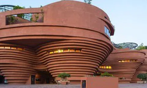 Một công trình tại Việt Nam lọt top kiến trúc đẹp nhất thế giới, đứng cùng loạt biểu tượng như Kim tự tháp Giza và đền Taj Mahal