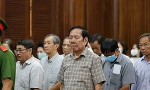 Cựu chủ tịch, Tổng giám đốc VRG nộp hàng chục tỉ đồng, xin miễn hình phạt