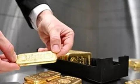 Phải khai báo khi mang từ 300g vàng nhập cảnh Việt Nam