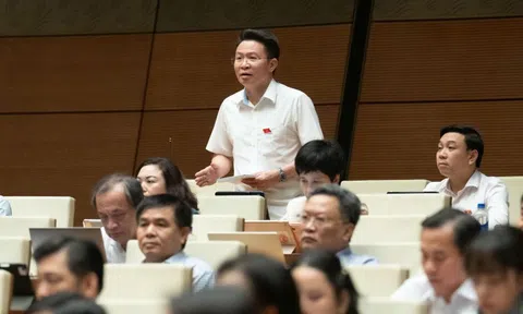 Đề xuất bỏ quy định bắt buộc công chứng giao dịch bất động sản