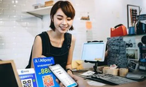 Lần đầu tại Việt Nam: Dùng app ngân hàng nội địa quét QR thanh toán khi du lịch Trung Quốc, Hàn Quốc, Singapore…