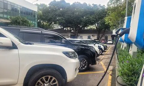 Nếu 100 ngàn xe ô tô cùng sạc một lúc sẽ thế nào với hệ thống điện?