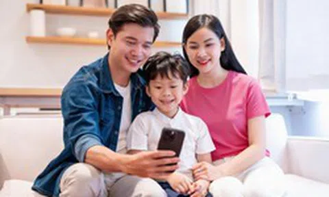 Tích lũy cho con từ sớm: Lựa chọn ưu tiên của cha mẹ hiện đại