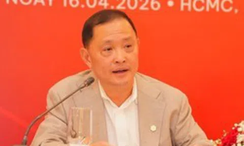 Chủ tịch Phát Đạt lý giải việc bán 88 triệu cổ phiếu giá cao rồi mua lại khi giá giảm: “Tin hay không là quyền của cổ đông”