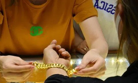 Giá vàng hôm nay, 17-4: Tiếp tục giảm