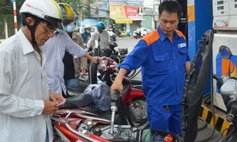 Giá xăng dầu tiếp tục giảm, dầu diesel giảm tới 3.185 đồng/lít