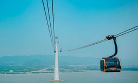 Việt Nam sở hữu một công trình giữa biển lập kỷ lục thế giới, trụ cao ngang tòa nhà 48 tầng, được Guinness xác nhận ngay ngày khai trương