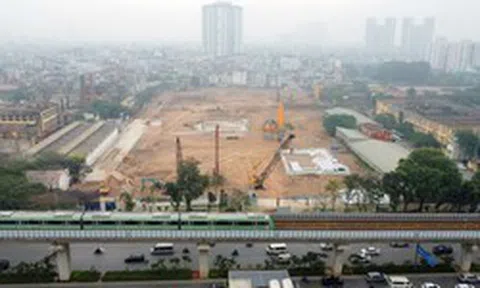 Nguy cơ dư cung căn hộ cao cấp “phủ bóng” thị trường bất động sản