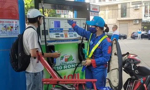 Dần thay thế xăng khoáng RON 95, giá xăng E10 đang ở mức nào?