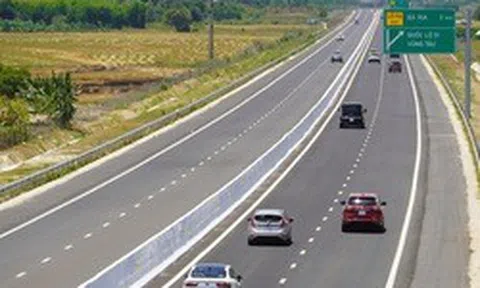 Bất ngờ lý do đường cao tốc Biên Hoà - Vũng Tàu “vắng” xe ngay trong dịp cao điểm