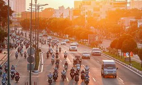 Việt Nam sở hữu một đại lộ nội đô rộng bậc nhất: Quy mô tới 12 làn xe, được ví đẹp như châu Âu, hàng loạt dự án bất động sản mọc dọc hai bên