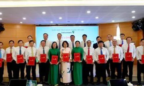 Vietcombank cùng lúc điều động, bổ nhiệm lãnh đạo tại 16 chi nhánh