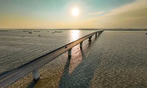 Việt Nam sở hữu "đường hầm bí ẩn" dài 4,5km hình thành từ 88 khoang đúc sẵn nằm trong lòng cầu vượt biển dài bậc nhất Đông Nam Á: Công nghệ lắp ghép quy mô lớn lần đầu được áp dụng
