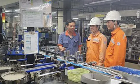 Tiêu thụ điện tại TPHCM tiếp tục tăng cao do nắng nóng kéo dài