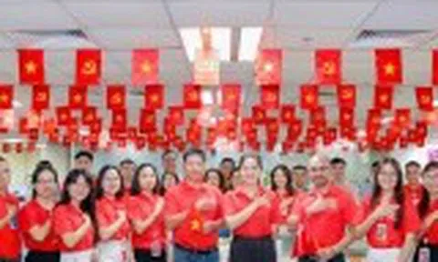Tuổi 30 rực rỡ của ROX Group