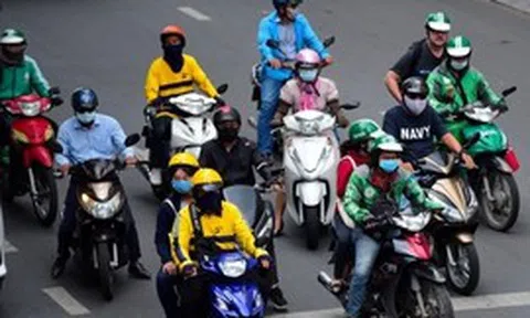 Tài xế công nghệ đóng VAT 10% trên doanh thu: “Người kiếm tiền bằng sức lao động có thể bị thiệt”