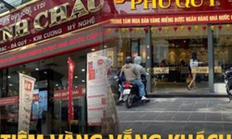 Cảnh tượng lạ trên phố Cầu Giấy ngày giá vàng 15,75 triệu/chỉ