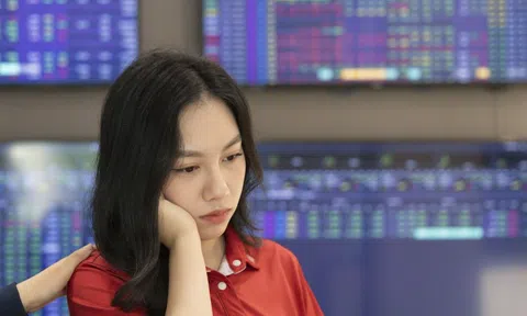 Sàn chứng khoán 'vắng bóng' nhà đầu tư