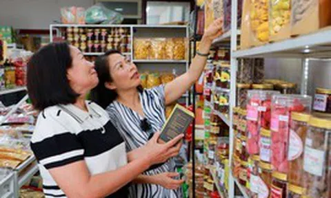 Đằng sau mức tăng trưởng 'hai chữ số" của ngành bán lẻ