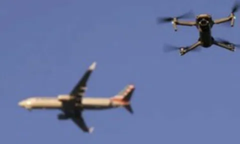 Phi công phát hiện UAV bay ngược hướng gần Nội Bài, 16 chuyến bay bị ảnh hưởng