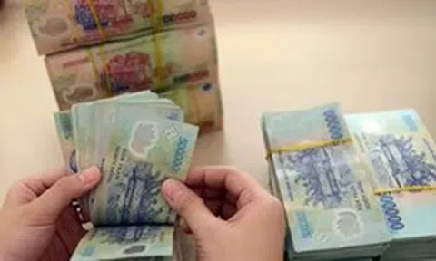 Lãi suất huy động tăng cao, vì sao ngân hàng vẫn 'khát' vốn?