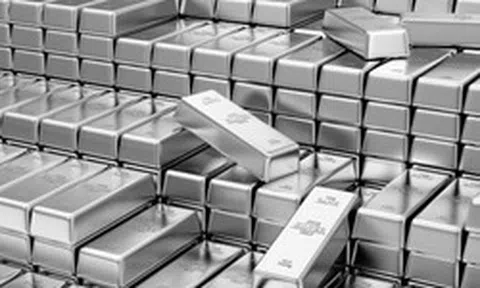 Quỹ bạc lớn nhất thế giới "tung tiền" gom hàng chục tấn bạc