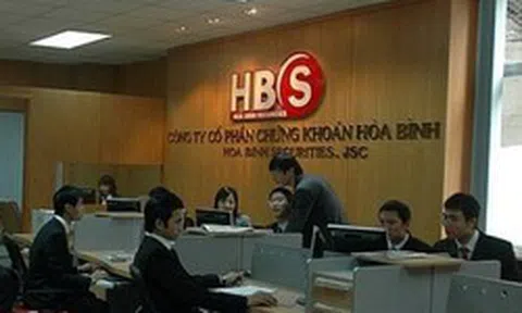 Một công ty chứng khoán muốn thanh lý cổ phiếu trên 481 tài khoản khách hàng, UBCKNN lập tức “tuýt còi”