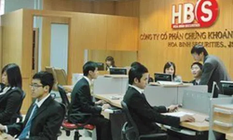 Chứng khoán Hòa Bình bị UBCKNN “tuýt còi”