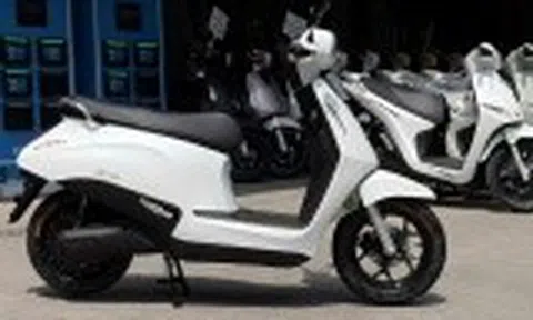 Tài xế dịch vụ “vào việc nhanh” với VinFast Evo: Đổi pin “trong chớp mắt”, càng chạy càng có lời
